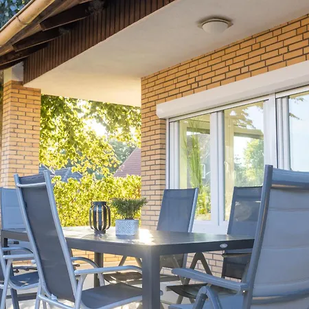Ferienhaus Robbenglueck Nordseeurlaub Fuer Familien Und Freunde Mit Garten شقة *