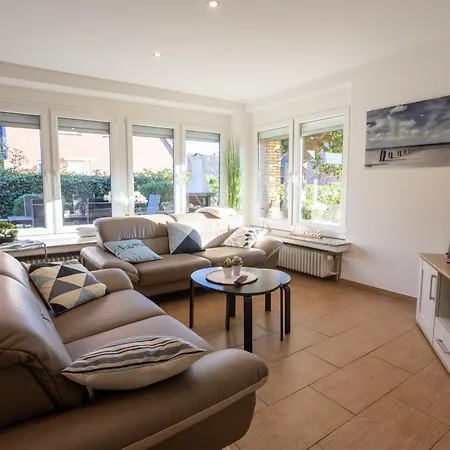 Ferienhaus Robbenglueck - Viel Platz Fuer Generationen Und Freunde Daire