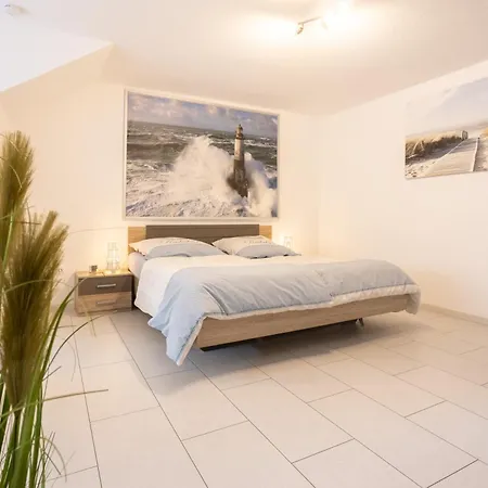 Robbenglueck Tossens - 2 Ferienwohnungen Oder Ganzes Haus, Bis 10 Personen, Grosser Garten, Hunde Willkommen, 1,5 Km Zum Deich דירה *