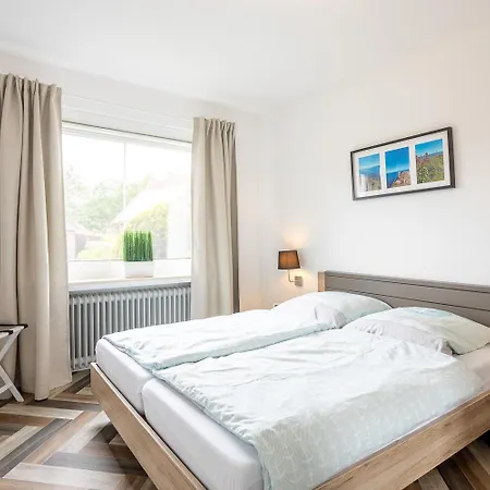Robbenglueck Tossens - 2 Ferienwohnungen Oder Ganzes Haus, Bis 10 Personen, Grosser Garten, Hunde Willkommen, 1,5 Km Zum Deich דירה טוסנס